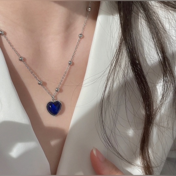 Fashionable Stainless Steel Necklace Color Changing Heart-Shaped Mood Pendant - Picture 12 of 14